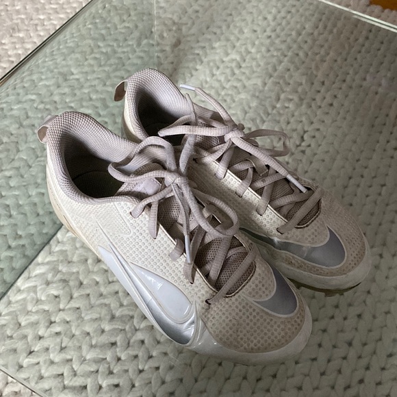 Nike Huarache boys lacrosse cleats size 4.5 white and grey - Picture 1 of 5